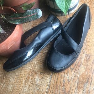 SAFE T STEP : Oil and slip resistant flats